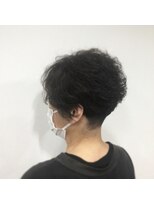 ミシュタ(mishuTA)&nbsp;刈り上げ前下がりショートスタイル