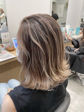 アヴァンス 京橋店(AVANCE) 根本暗めバレイヤージュホワイトミルクティーベージュ@京橋