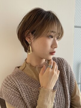 イヴォークトーキョーオーサカ(EVOKE TOKYO osaka) マッシュショート 耳かけ 丸み フェイスフレーミング カラー