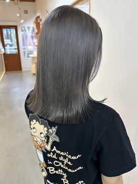 オー(OOO) シルバーグレージュ〇