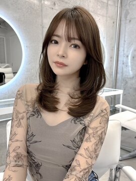 エヌアイ オモテサンドウ(ni omotesando) ミディアムレイヤー/シースルーバング/透明感カラー上野