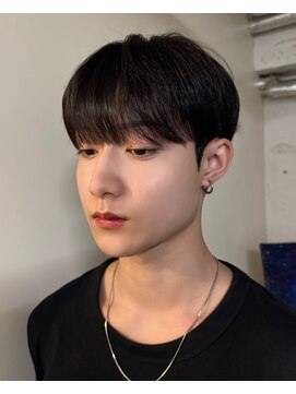 ノラ シブヤ(NORA) シースルーマッシュメンズヘア刈り上げなしダウンパーマ