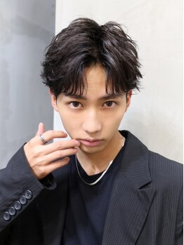 ルーツ(ROOTS)の写真/【学割クーポンあり】再現性や骨格に合わせたカットやパーマでトレンドを意識した無造作かつこなれ感を演出