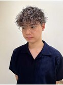 ｢メンズ｣刈り上げマッシュ ハイライト ツイストスパイラル