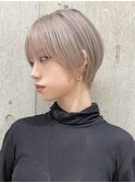 渋谷ブリーチカラーショートカットハイトーンホワイトベージュ
