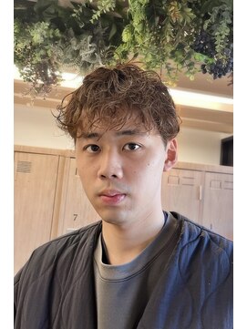 リサプラン(RISA plan) スーツに似合う緩めパーマ《西新/百道浜》メンズ