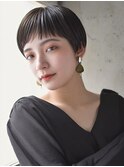 前下がりショート前髪長めハンサムショート黒髪ショート前髪あり