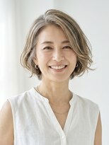 グランリュクス(GRANLUXE)&nbsp;40代50代60代、イルミナカラー 大人艶白髪ぼかしボブ
