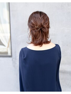 ホワイトルーム(White Room) リボンのハーフアップ♪