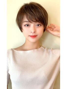 レウナ 外苑前(Reuna) 20代30代40代に人気コンパクトで大人可愛いショートスタイル