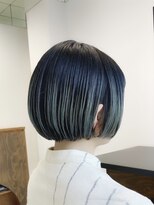 ゴーズゴードットビー 吉祥寺(go s go .b)&nbsp;緑のハイライトとぱつっとショートAラインボブ