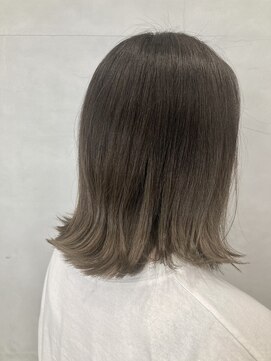 ウィクシー(wixy) グラデーショングレージュ。