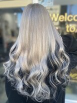 ラビス クローバー(Lovis clover)&nbsp;プラチナブロンド　モードヘア　ハイライト