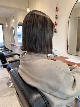 ユイル(Uil) 似合わせ小顔ボブ×ハイライトカラー