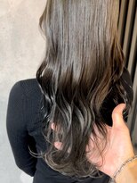 シアン(CYAN) 大人っぽさを引き立てる♪オリーブカラー