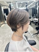 40代50代60代耳かけショート前髪なしハンサムショート白髪ぼかし
