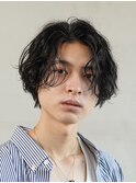 センターパートウルフカットツイストスパイラルパーマゆるめ黒髪
