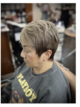 バイブアンドアネックス(VIBE & ANNEX)の写真/ショートヘアと白髪カバーで魅力を引き出す！年齢問わず人気な白髪ぼかし◎