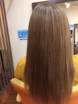 ディーセブン ヘアーリゾート(D seven Hair Resort) ナチュラルストレート