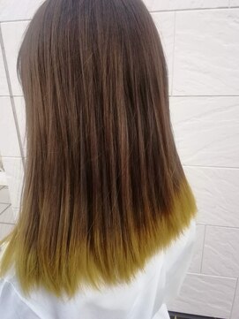 スマイリー(SMiLLY) ワンレンカット／毛先イエローカラー☆