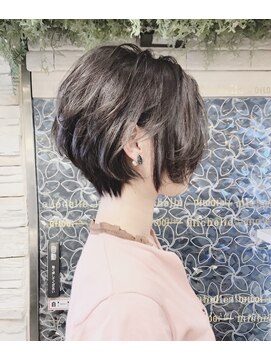 ミッシェル アフロート(michelle afloat) 20代30代40代50代小顔外国人風キレイフォルムCカーブカット