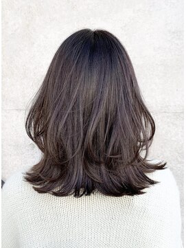 トエン(toen) 不器用さんでも簡単スタイリング♪ミディアムレイヤー