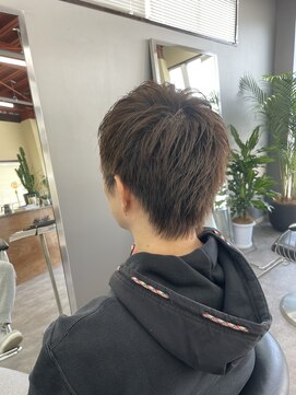 バロ(VALO) 短髪アップバングショート