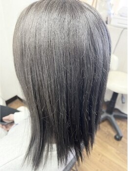 のぶえ美容室の写真/丁寧なカウンセリングで、あなたの理想の色味を叶えます♪髪へのダメージを抑えながら、自然な仕上がりに◎