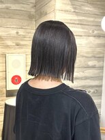 マニア(mania.)&nbsp;ダークグレー透明感カラーくすみカラー切りっぱなしボブアッシュ