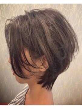 エルメ なんばマルイ(HELME) #前下がりボブ #ハンサムショート