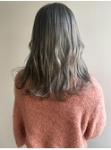 オリーブグレージュカラー