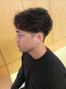 ニアウ 伊勢崎連取店(Niau) 刈り上げセンターパートショートフェザーパーマ