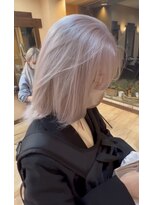 モアムー(Moremuu)&nbsp;【りえ】ホワイトカラー