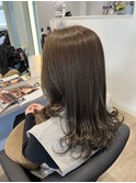 オリーブグレージュ