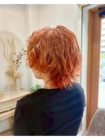 ロッカ(ROCCA)&nbsp;ニュアンスウルフラフウェーブのオレンジショート