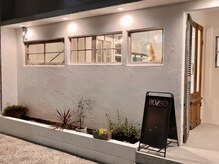 ロッソ ヘアデザイン(ROSSO hair design)の雰囲気（藤が丘駅から徒歩4分(300m)ROSSOの看板が目印です。）