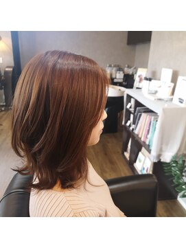 ヘアーアンドビューティ カリテス(Hair & Beauty Charites) 切りっぱなし大人ボブ