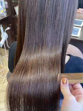 ミリュウ(Milieu) 髪の艶で見た目年齢は変わる　毛先まで艶やかに