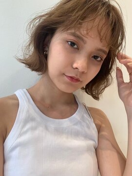 ローウェ 表参道(Louwe) ボブ/大人かわいい/フェザーバング/透け感グレージュ