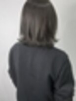 ネイヴィル オモテサンドウ(navile omotesando) ブリーチなしアッシュグレー◎