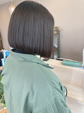 スアバイキキ(SuA by kiki.) レイヤーボブ/外ハネボブ/大人ショート/ニュアンスカラー[千葉]