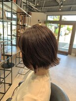 ユリイカビヨウシツ&nbsp;外ハネミニボブ