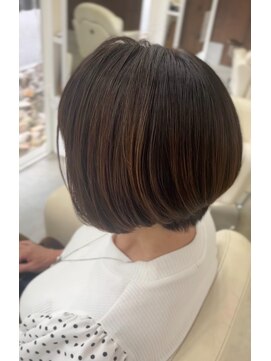 ヘアーアンドエステティック ヴェリス(hair&esthetic Velis) 【Velis】50代60代大人前下がりショートボブ