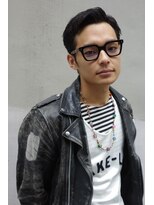 ブークル(boucle)&nbsp;メガネにあう髪型　ベリーショート　七三ショート