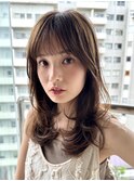 レイヤーカットハッシュカット顔まわりミディアムロング