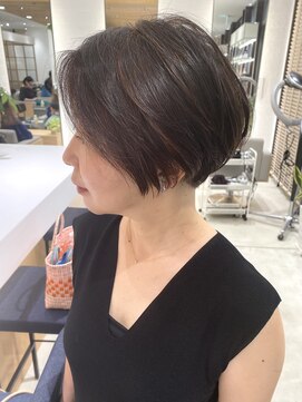 ステアケース 武蔵小杉店(stair:case) 大人ショート/ショートボブ/白髪ぼかしハイライト/武蔵小杉