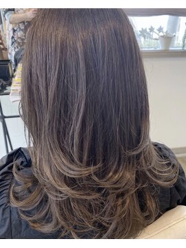 ペーハーセブンヴォーグ(ペーハーセブンVOGUE) カット(レイヤースタイル)