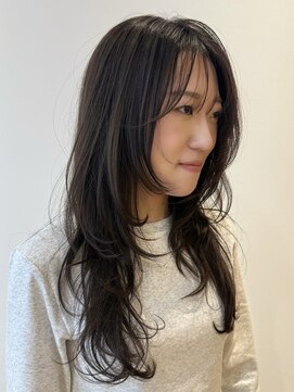 ルーム(room) 動きと抜け感を出すロングレイヤー