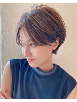 ベル 銀座並木通り店(Belle) 短すぎない大人のスリークショート×ピンクベージュ