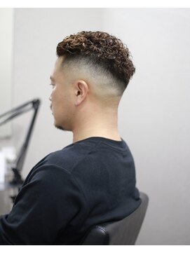 スラッシュ(SLASH) 短髪/極道パーマ/スキンフェード/メンズパーマ/姫路